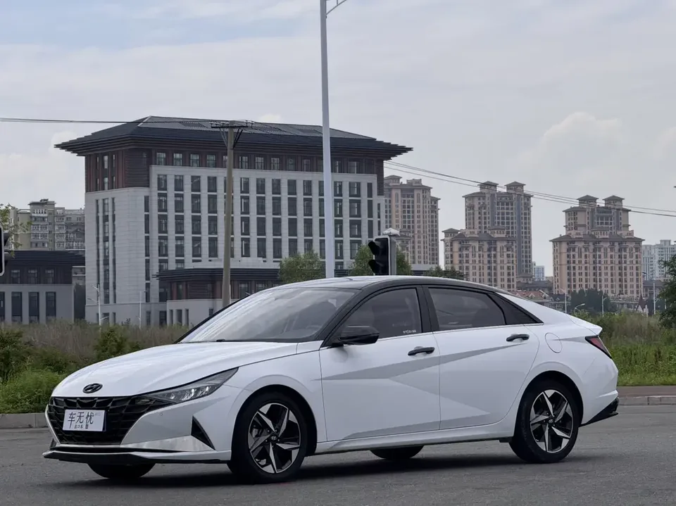 Hyundai Elantra Elantra 2022 1.5L CVT LUX Premium Edition 2023 — photo 1, buy with delivery to Moscow