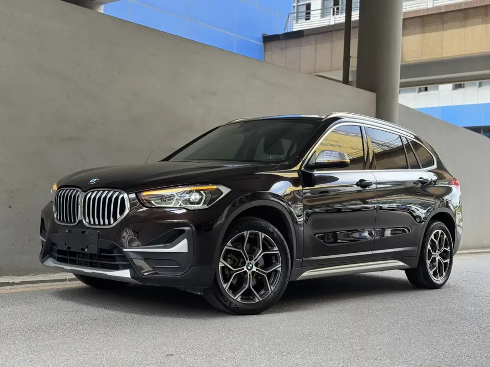 BMW X1 BMW X1 2022 sDrive20Li Fashion 2023 — фото 1, купить с доставкой в Москву