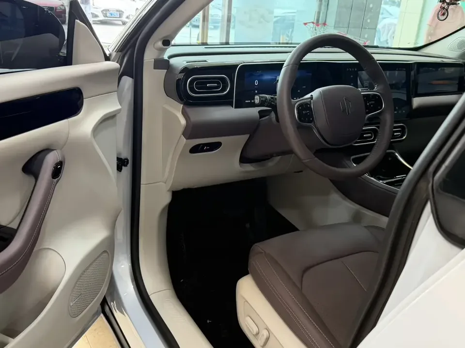 Leapmotor Zero running C11 Zero running C11 2024 Extended Range 300 Smart Edition 2023 — миниатюра 5