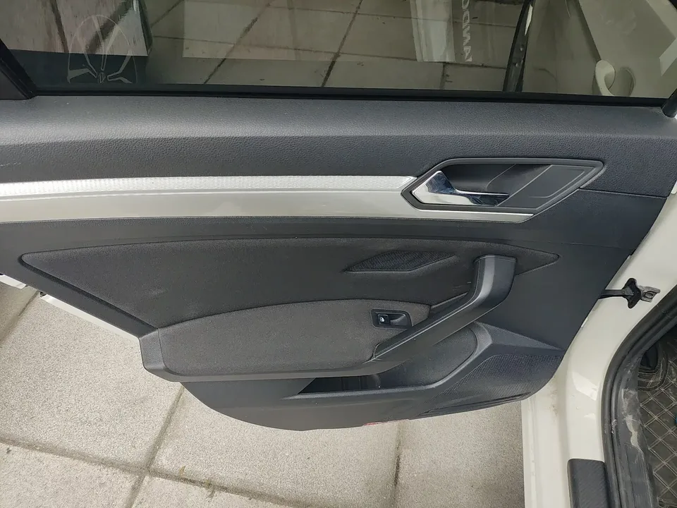 Volkswagen Lamando Lingdu 2021 230TSI DSG Fashion Edition 2022 — thumbnail 5