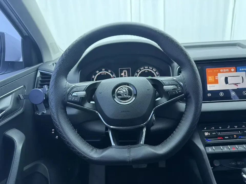 Skoda Karoq Korok 2021 TSI280 Deluxe 2022 — thumbnail 4