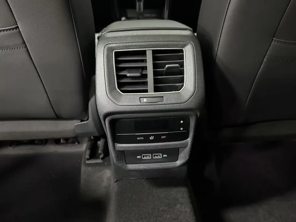 Volkswagen Tayron Tanyue 2023 280TSI 2WD Luxury Plus Advanced Edition 2023 — thumbnail 3