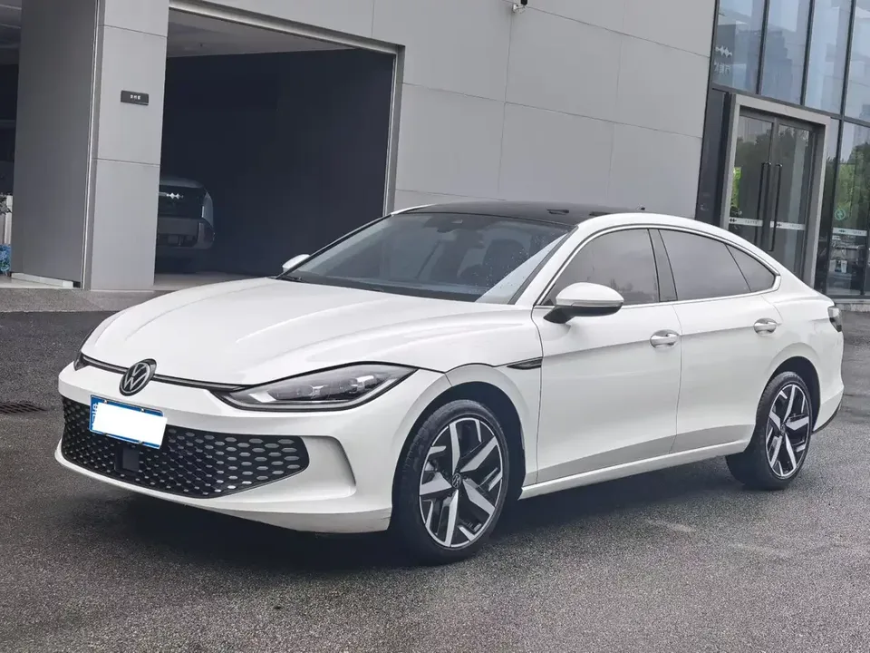 Volkswagen Lamando Lingdu 2024 Lingdu L 280TSI DSG Hot Edition 2024 — photo 1, buy with delivery to Moscow
