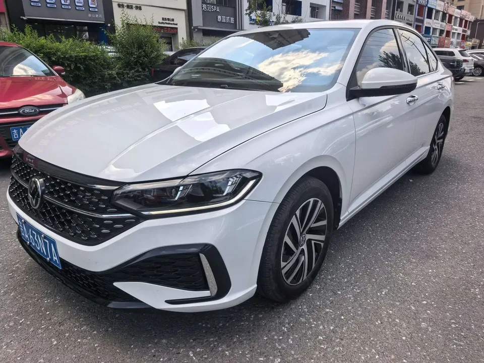 Volkswagen Lavida Lavida 2023 Modified 1.5L Automatic Starry Sky 5 Million Edition 2023 — photo 1, buy with delivery to Moscow