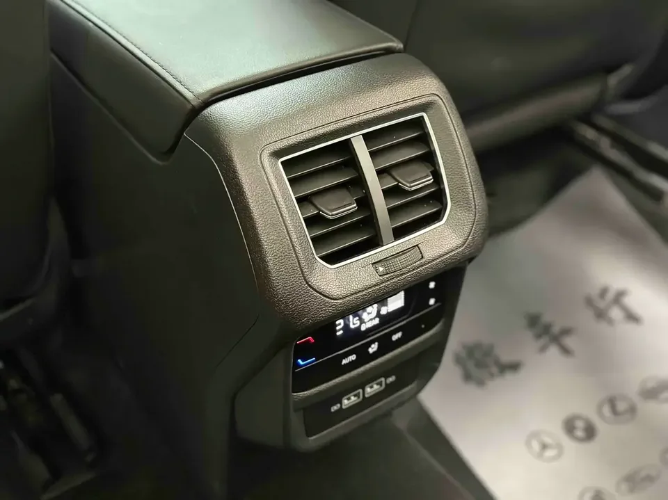 Volkswagen Tayron Tanyue 2023 280TSI 2WD Luxury Plus Advanced Edition 2022 — миниатюра 3