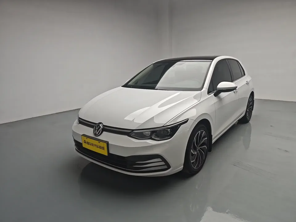 Volkswagen Golf golf 2023 280TSI DSG Pro 2023 — photo 1, buy with delivery to Moscow