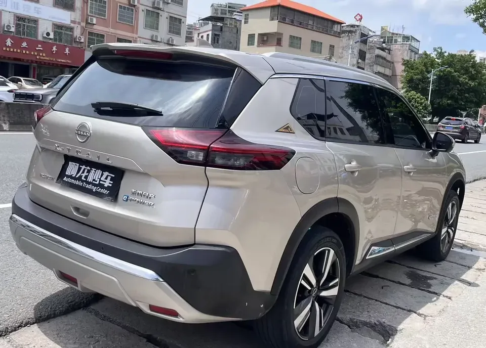 Nissan X-Trail Qijun 2023 e-POWER Super Hybrid Dual Motor 4WD Ultimate Edition 2023 — thumbnail 2