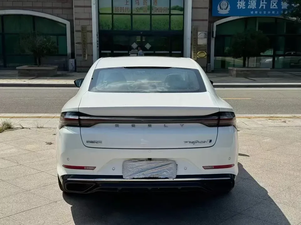 Geely Preface Xing Rui 2024 Hybrid 1.5TD Nebula Edition 2024 — thumbnail 4