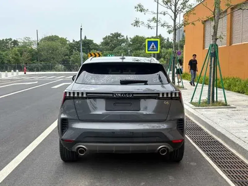 Lynk & Co 06 Lynk & Co 06 2023 Remix 1.5T Hero 2023 — thumbnail 2