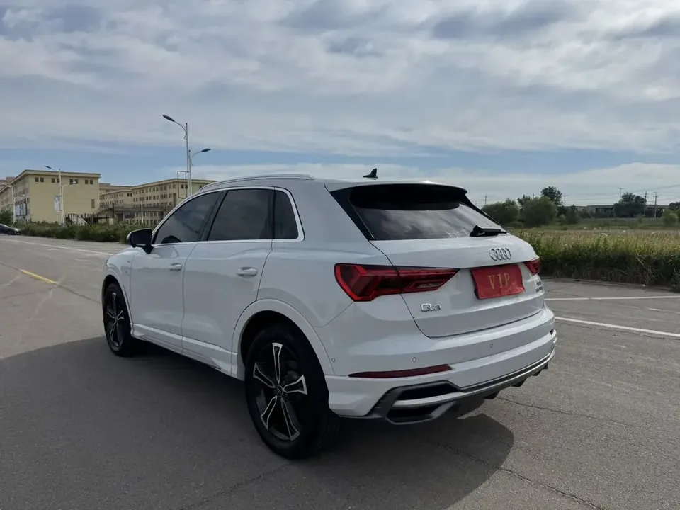 Audi Q3 Audi Q3 2023 35 TFSI Stylish and Elegant 2023 — миниатюра 2