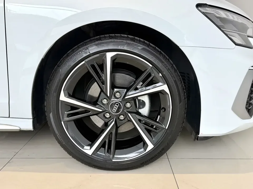 Audi A3 Audi A3 2024 Sportback 35 TFSI Stylish and sporty 2024 — thumbnail 3