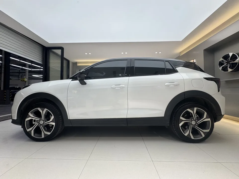 Lynk & Co 06 Lynk & Co 06 2023 Remix 1.5T JinHalo 2024 — thumbnail 4