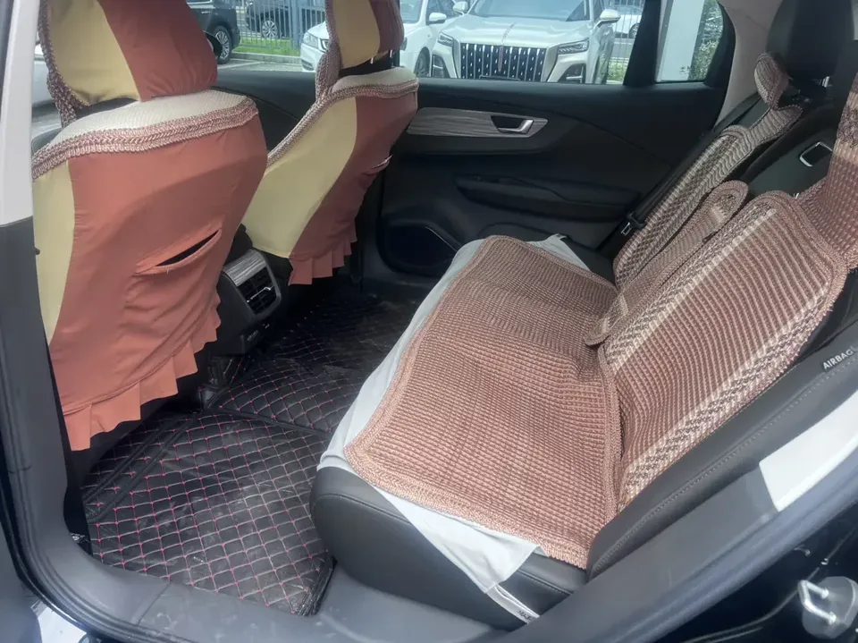 Hongqi E-QM5 Hongqi E-QM5 2024 500km travel version 100kW 2024 — thumbnail 3