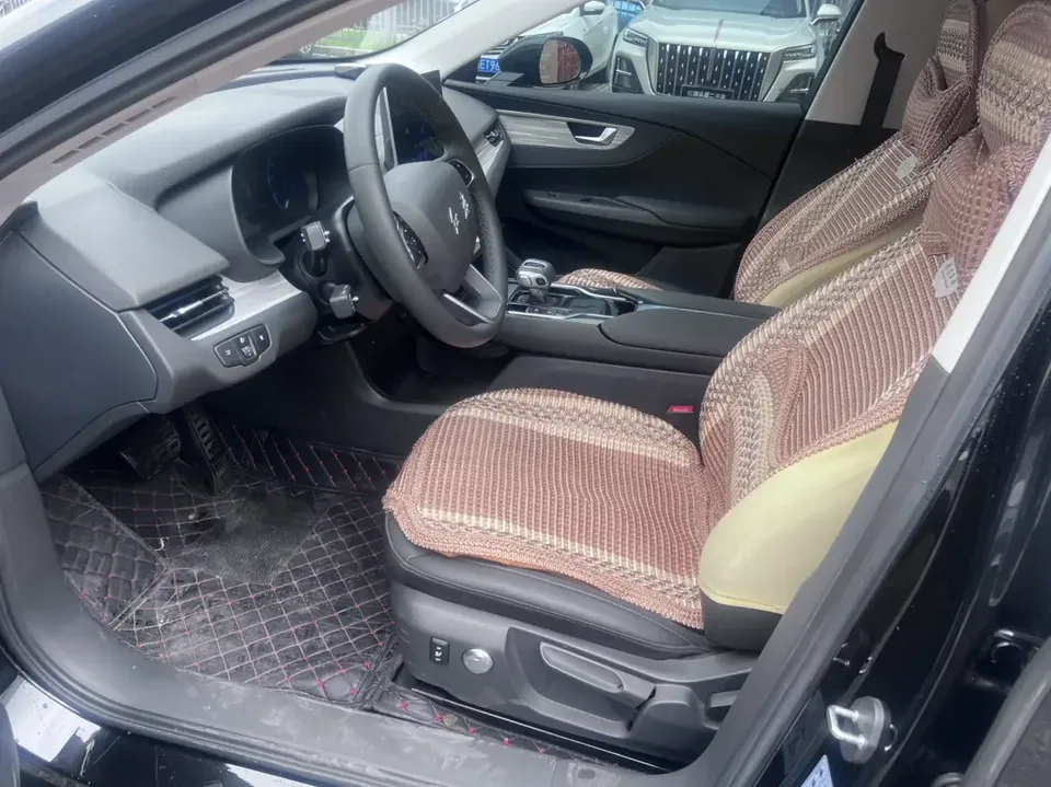Hongqi E-QM5 Hongqi E-QM5 2024 500km travel version 100kW 2024 — thumbnail 5