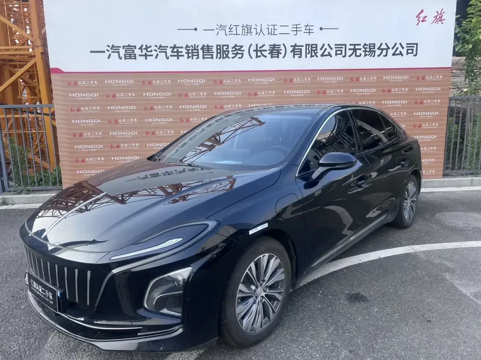Hongqi E-QM5 Hongqi E-QM5 2024 500km travel version 100kW 2024 — photo 1, buy with delivery to Moscow