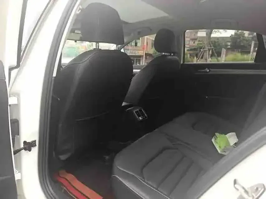 Volkswagen Lamando Lingdu 2021 280TSI DSG Luxury Phantom Edition 2022 — thumbnail 3