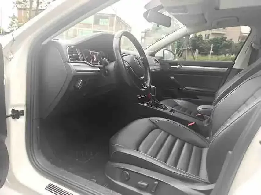 Volkswagen Lamando Lingdu 2021 280TSI DSG Luxury Phantom Edition 2022 — thumbnail 5