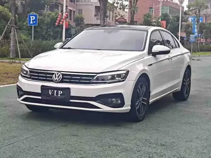 Volkswagen Lamando Lingdu 2021 280TSI DSG Luxury Phantom Edition 2022 — photo 1, buy with delivery to Moscow