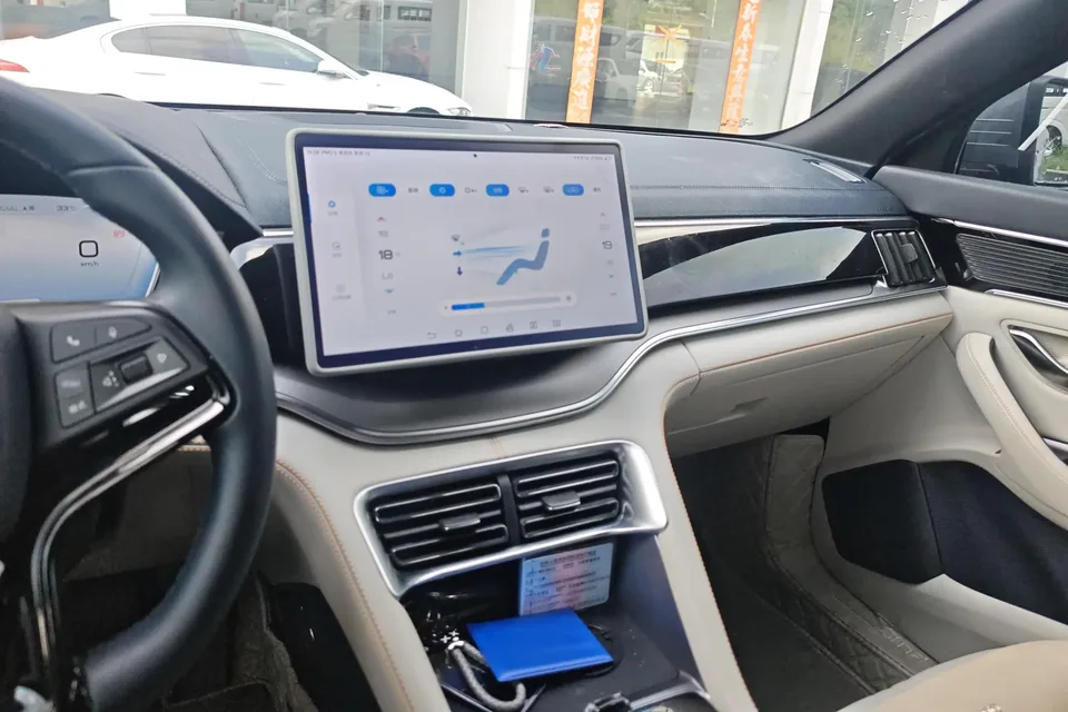 BYD Song PLUS DM Song PLUS DM 2024 DM-i Honor Edition 71KM Luxury 2024 — миниатюра 4
