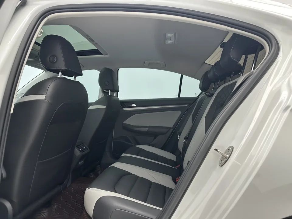 Volkswagen Bora Bora 2023 280TSI DSG Premium Edition 2022 — thumbnail 5