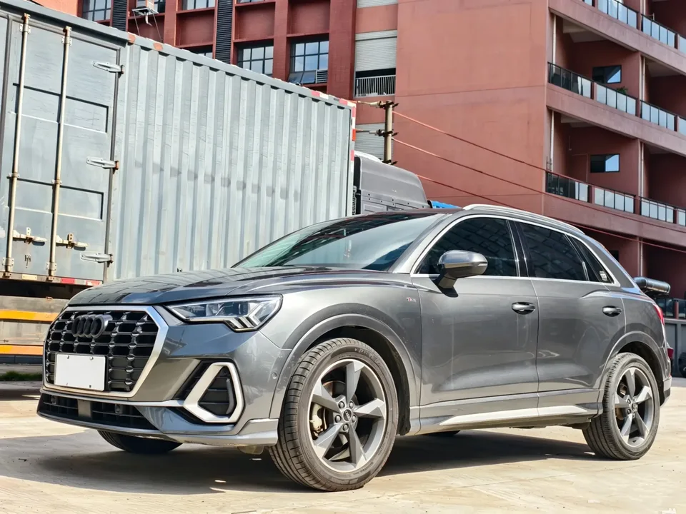 Audi Q3 Audi Q3 2021 35 TFSI Stylish Dynamic 2022 — photo 1, buy with delivery to Moscow