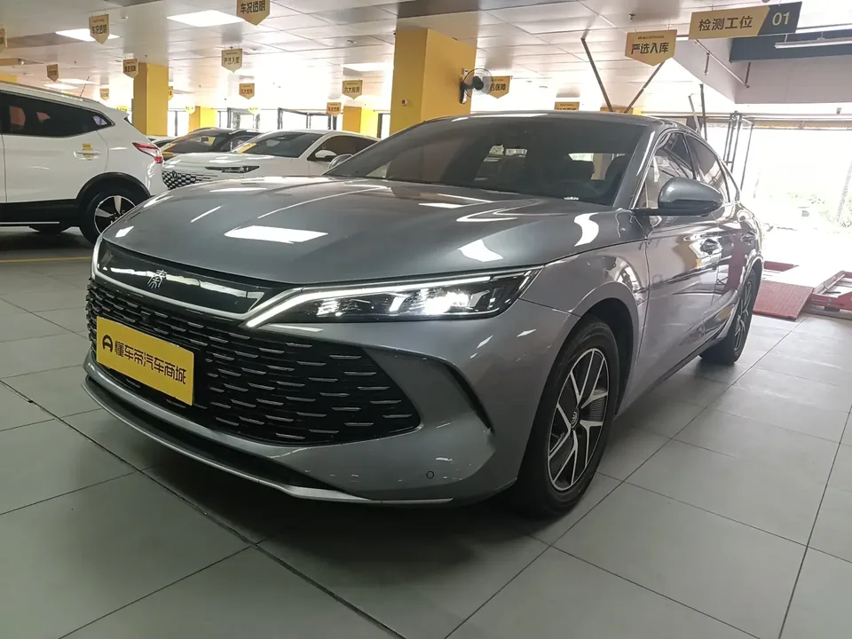 BYD Qin L DM Qin L DM 2024 DM-i 120KM Leading Type 2025 — photo 1, buy with delivery to Moscow