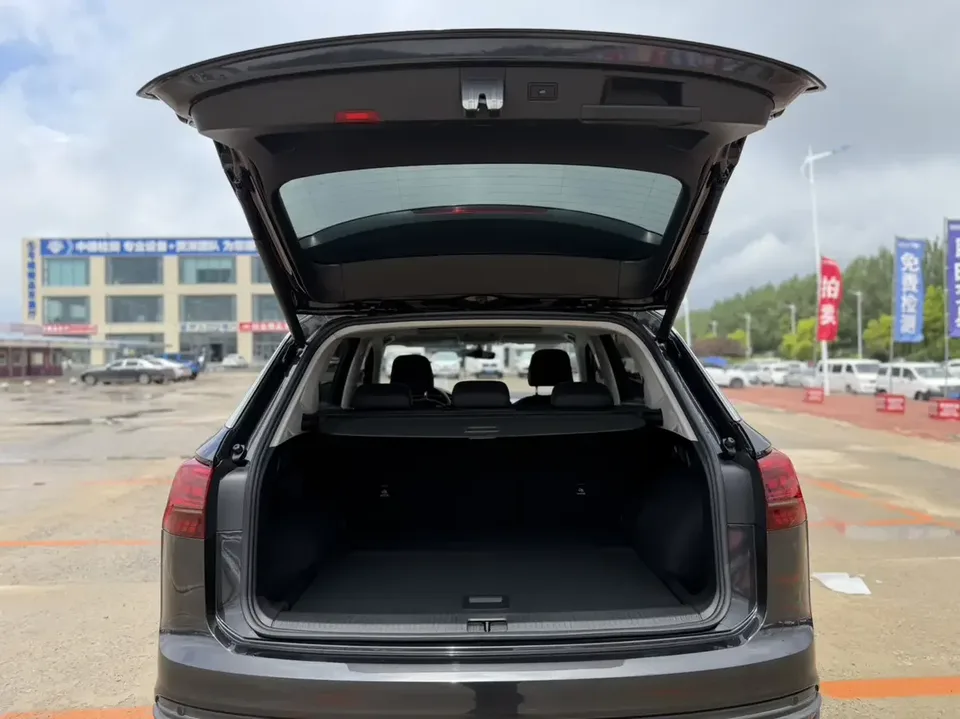 Volkswagen Tayron Tanyue 2022 280TSI 2WD Luxury Smart Edition 2022 — thumbnail 3