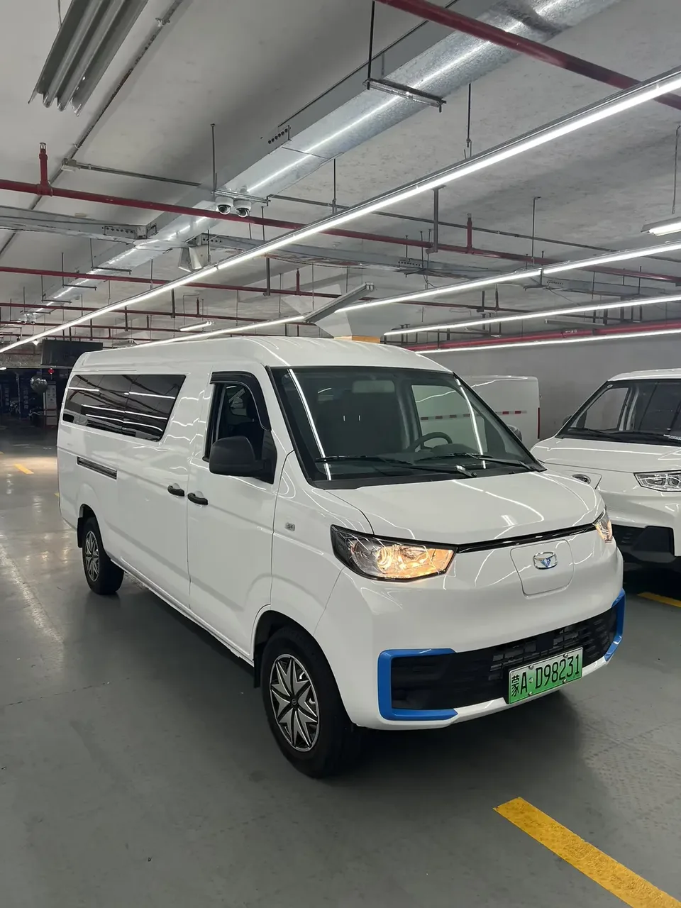 Kaiyi Finless Porpoise E7 Finless Porpoise E7 2025 Passenger Transport Entrepreneurship Edition-50.38kWh 6-seater 2025 — thumbnail 2