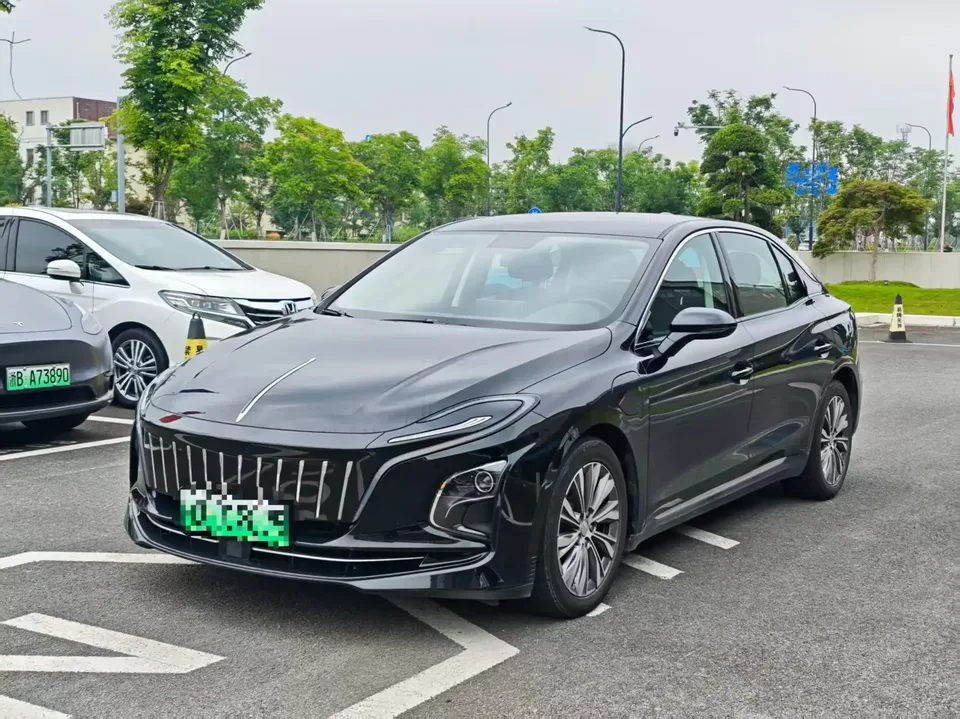 Hongqi E-QM5 Hongqi E-QM5 2023 620KM PLUS 2023 — photo 1, buy with delivery to Moscow