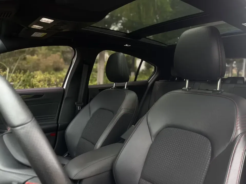 Ford Focus fox 2021 Hatchback EcoBoost 180 Automatic ST Line 2022 — thumbnail 5