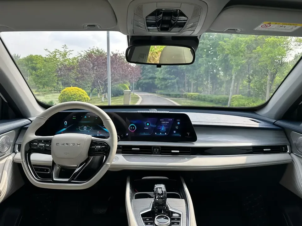 Chery Tiggo 7 PLUS PHEV Tiggo 7 PLUS PHEV 2023 Champion Edition 1.5T DHT 100KM Front Speed 2023 — thumbnail 3
