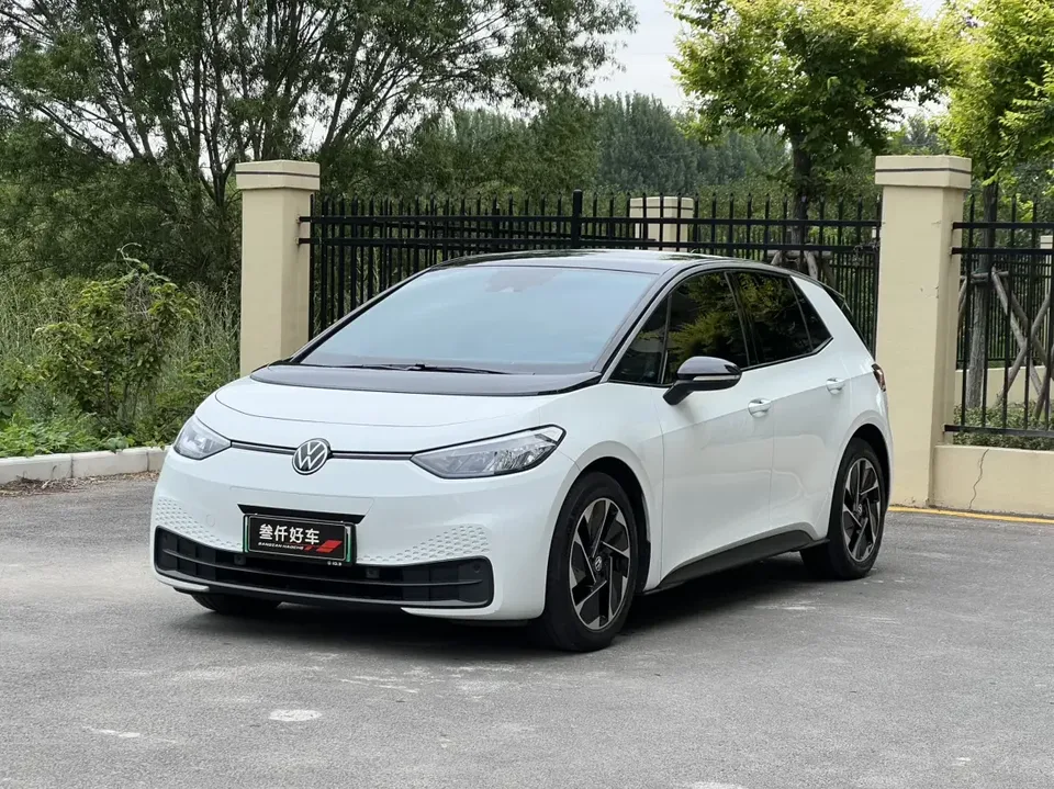 Volkswagen ID.3 Volkswagen ID.3 2024 Pure Smart Edition 2024 — photo 1, buy with delivery to Moscow