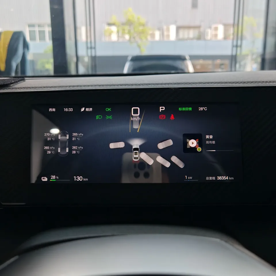 BYD Qin L EV Qin L EV 2025 470KM Leading Model 2025 — thumbnail 3