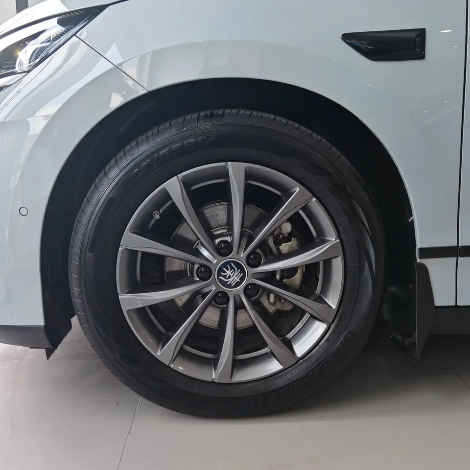 BYD Qin L EV Qin L EV 2025 470KM Leading Model 2025 — thumbnail 5