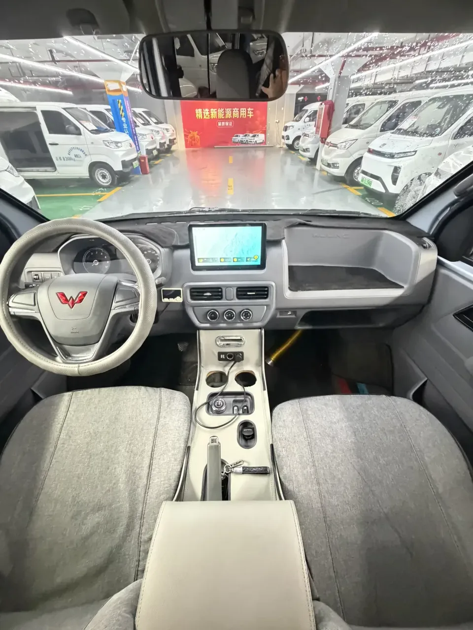 Wuling Yangguang Wuling Yangguang 2025 400km Comfortable 6-seater Coach 2025 — thumbnail 4