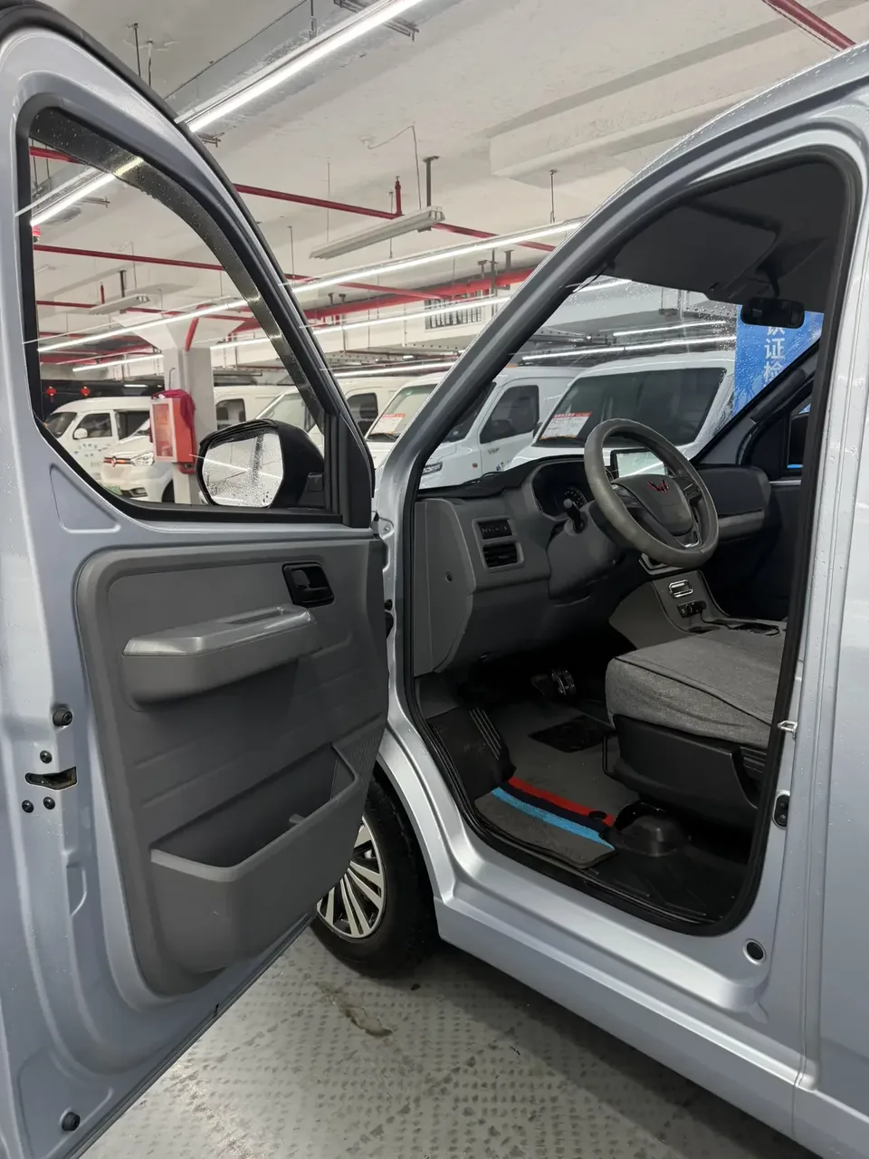 Wuling Yangguang Wuling Yangguang 2025 400km Comfortable 6-seater Coach 2025 — thumbnail 5