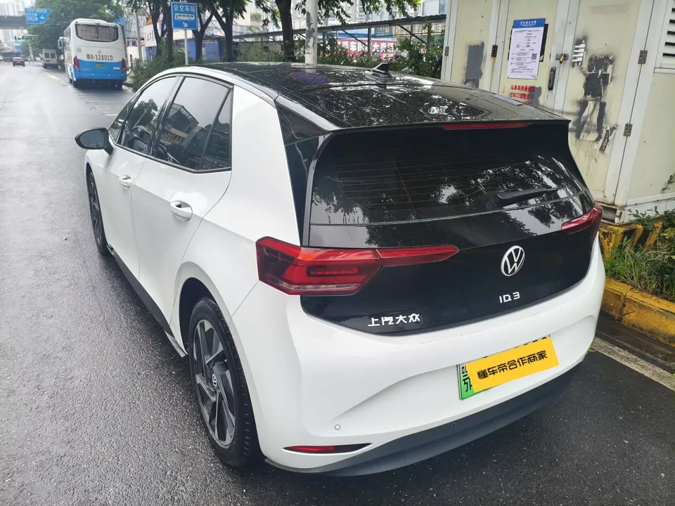 Volkswagen ID.3 Volkswagen ID.3 2024 Outstanding Edition 2024 — миниатюра 4