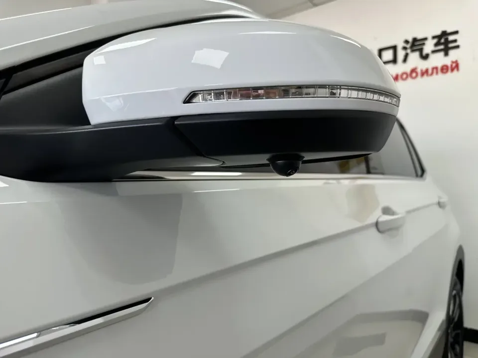 Volkswagen Explore the shadows Explore the shadows 2021 1.5L Automatic Joy-Link Edition 2022 — миниатюра 3