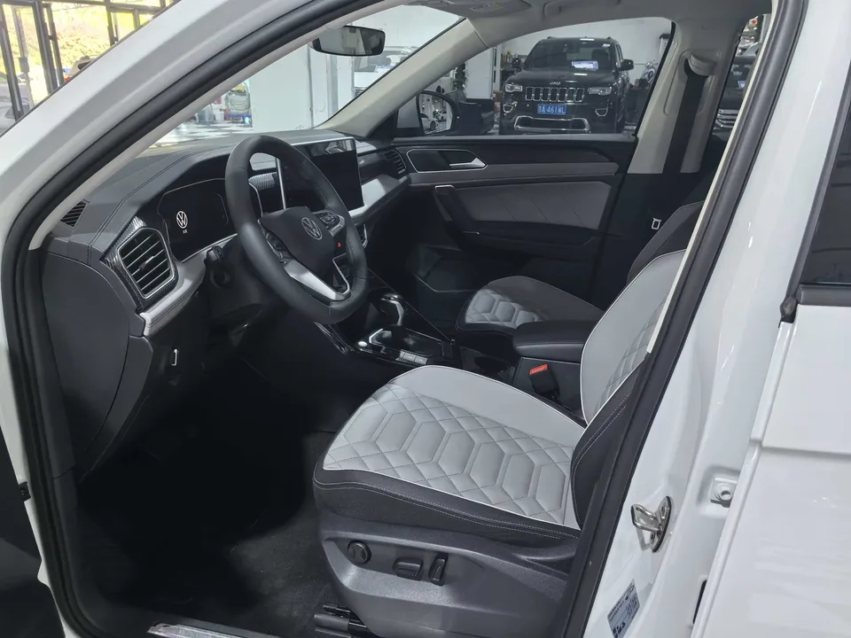 Volkswagen Tayron Tanyue 2023 280TSI 2WD Luxury Plus Advanced Edition 2023 — миниатюра 4