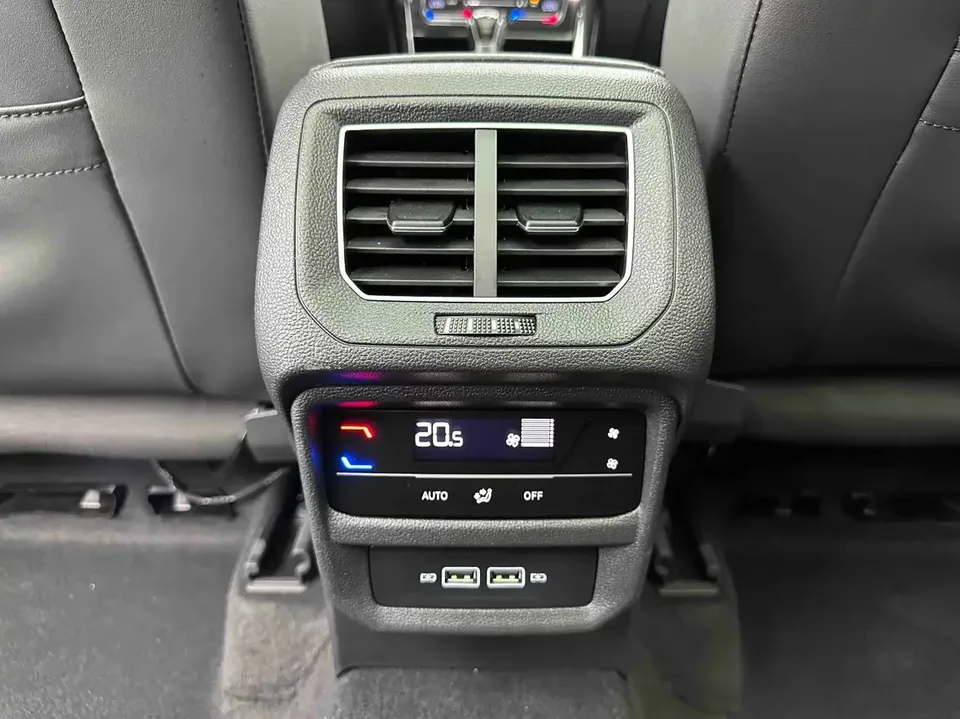 Volkswagen Tayron Tanyue 2023 280TSI 2WD Luxury Plus Advanced Edition 2022 — thumbnail 3