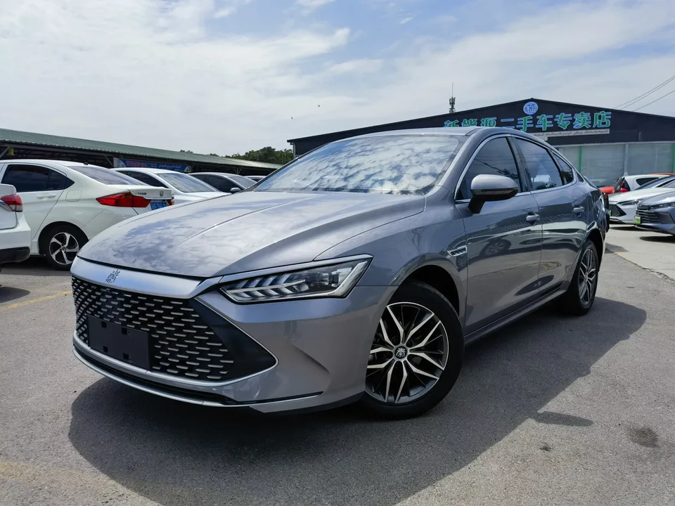 BYD Qin PLUS DM Qin PLUS DM 2023 DM-i Champion Edition 120KM Leading Type 2023 — photo 1, buy with delivery to Moscow