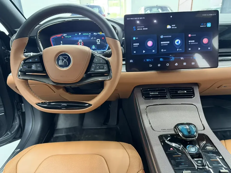 BYD Han DM Chinese DM 2022 DM-i 121KM Premium 2023 — thumbnail 5
