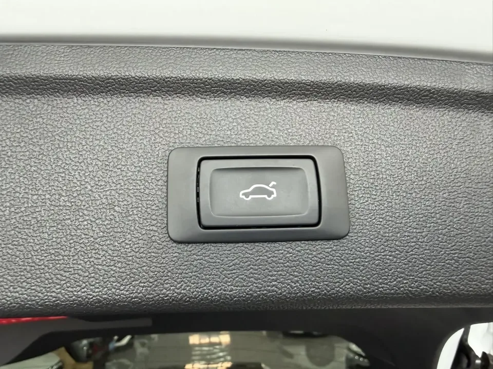 Audi A3 Audi A3 2022 Sportback 35 TFSI Luxury Sports 2023 — миниатюра 3
