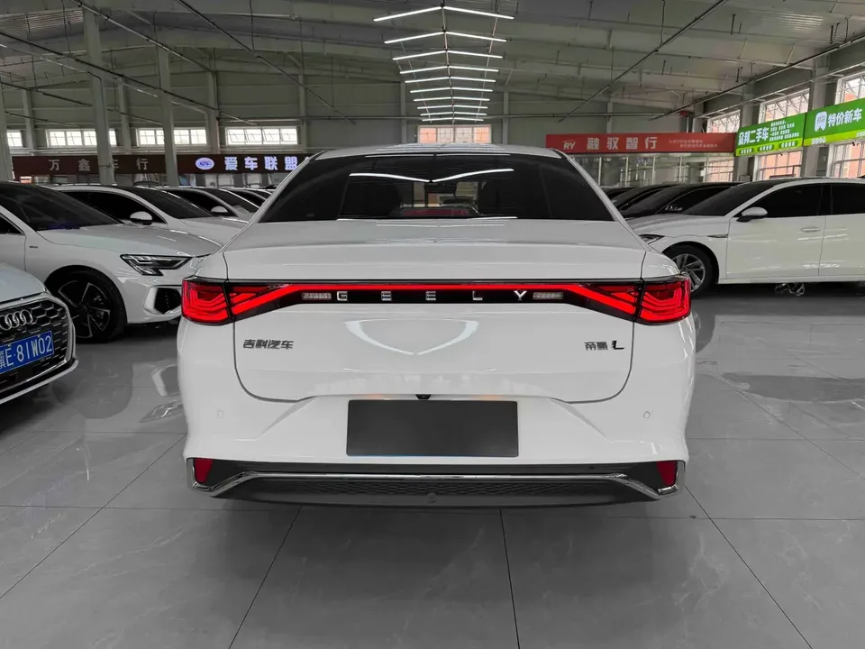 Geely Emgrand L Emgrand L 2022 1.4T CVT 2022 — миниатюра 2