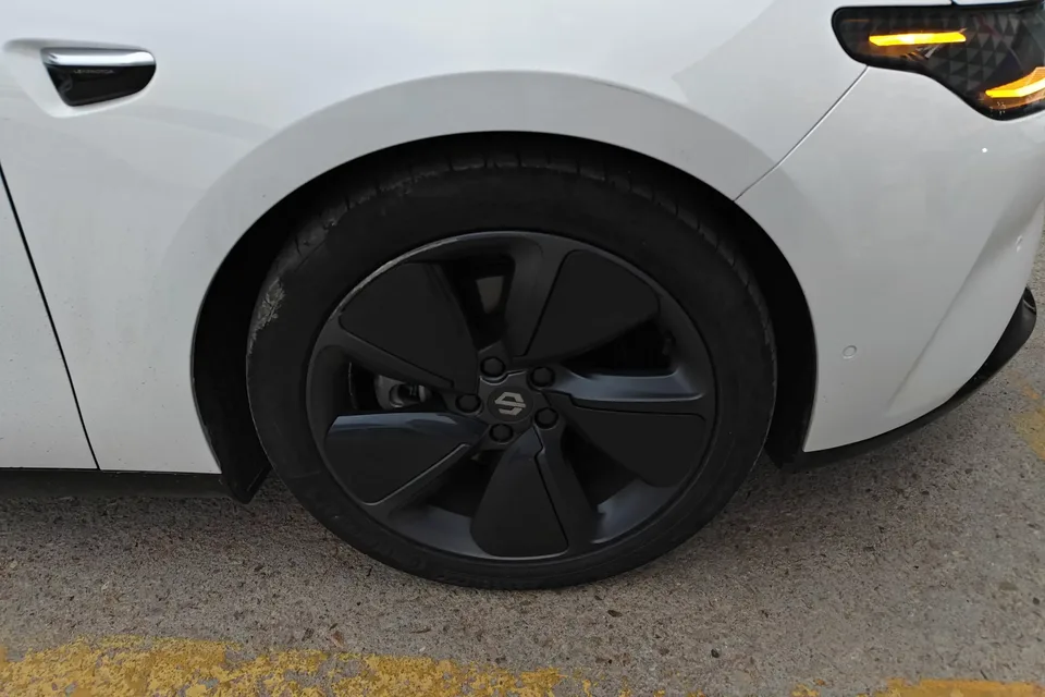 Leapmotor Zero running C01 Zero running C01 2022 Rear-wheel drive long-range version 2022 — thumbnail 3