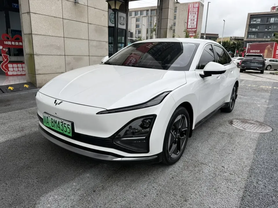 Wuling Starlight EV Wuling Starlight EV 2024 Co-creation version 510 advanced version 2024 — photo 1, buy with delivery to Moscow