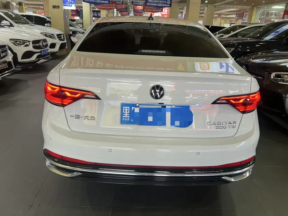 Volkswagen Sagitar Sagitar 2023 300TSI DSG Beyond Edition 2024 — thumbnail 2