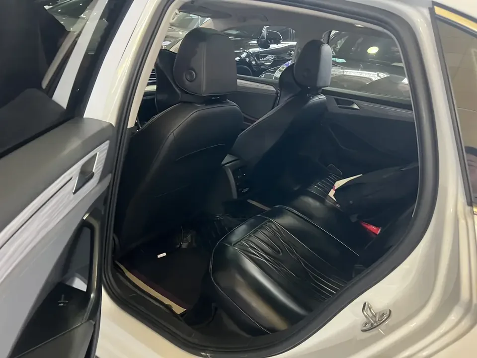 Volkswagen Sagitar Sagitar 2023 300TSI DSG Beyond Edition 2024 — thumbnail 3