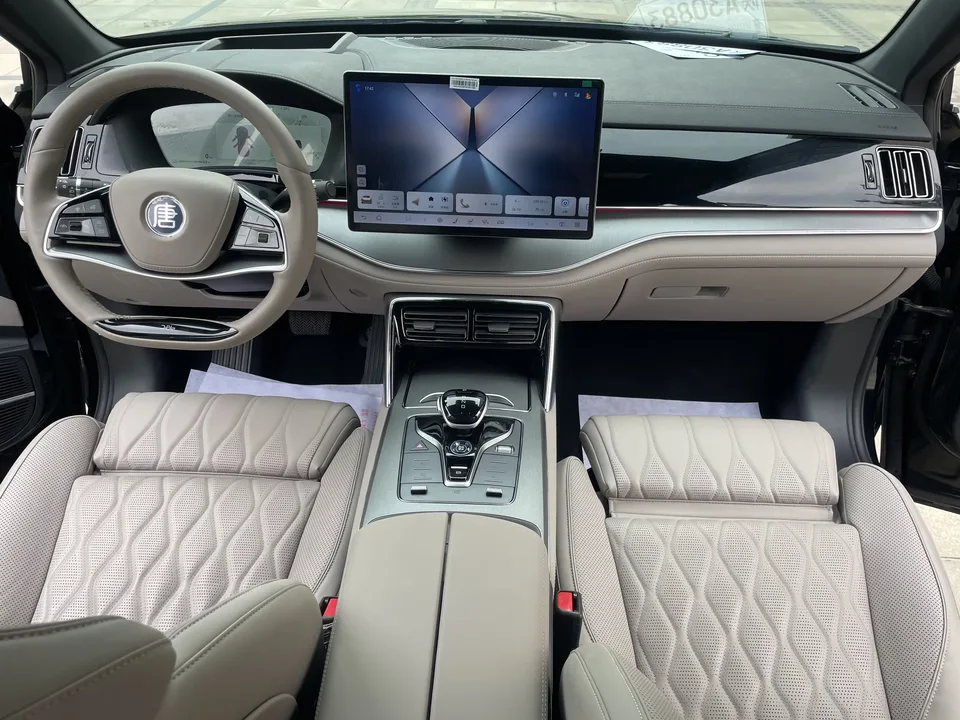 BYD Tang DM Tang DM 2024 Honor Edition DM-i 112KM Flagship 2024 — thumbnail 3