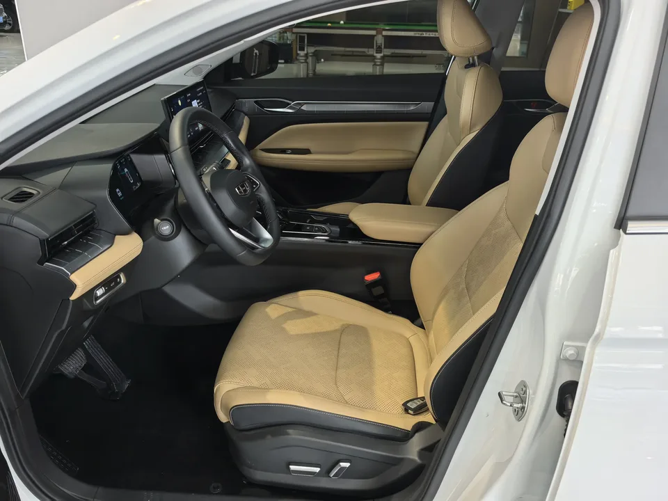 Geely Emgrand L HiP Emgrand L HiP 2024 1.5TD-DHT Pro Champion Edition 100KM Excellence 2024 — thumbnail 5